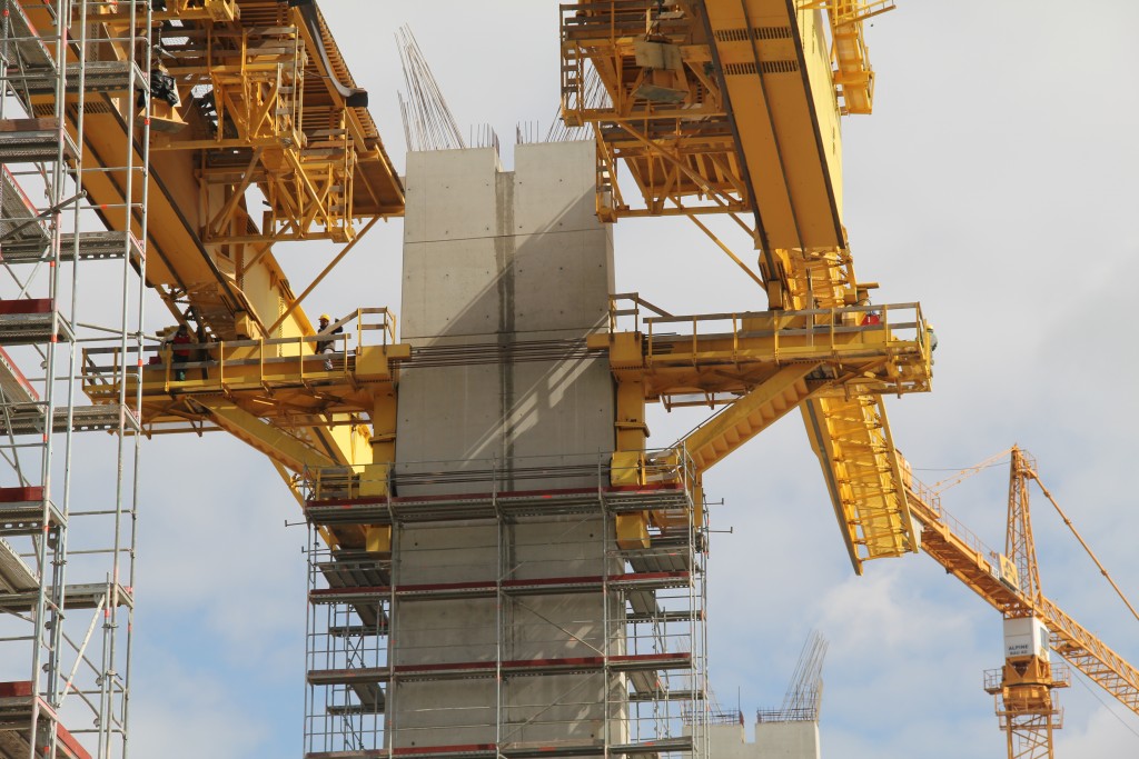 Vorbereitung der Trog-Bewehrung der Unstrut-Talbrücke August 2011