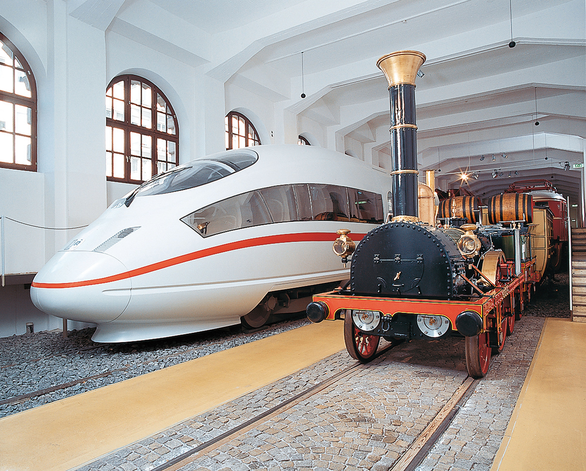 ICE 3 und der „Adler“